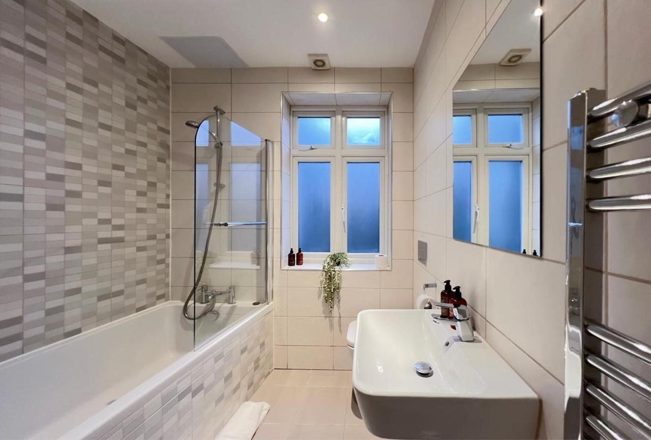 Prime Location Camden Luxury Apt Sleeps 6 Лондон Екстериор снимка