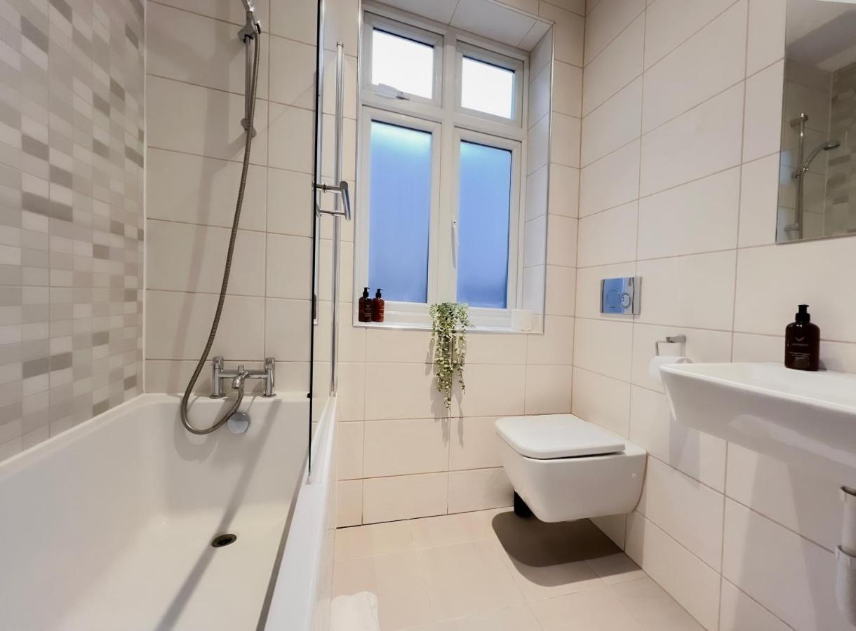 Prime Location Camden Luxury Apt Sleeps 6 Лондон Екстериор снимка